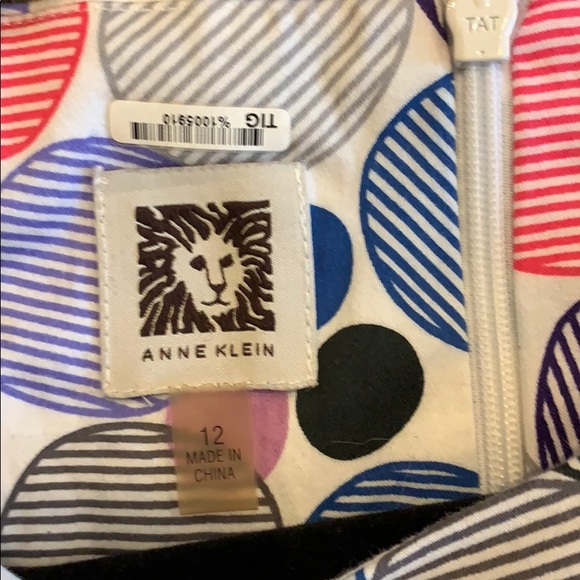 Dress - Picture 5 of 9